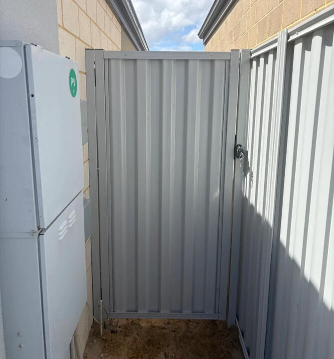 COLOURBOND GATE