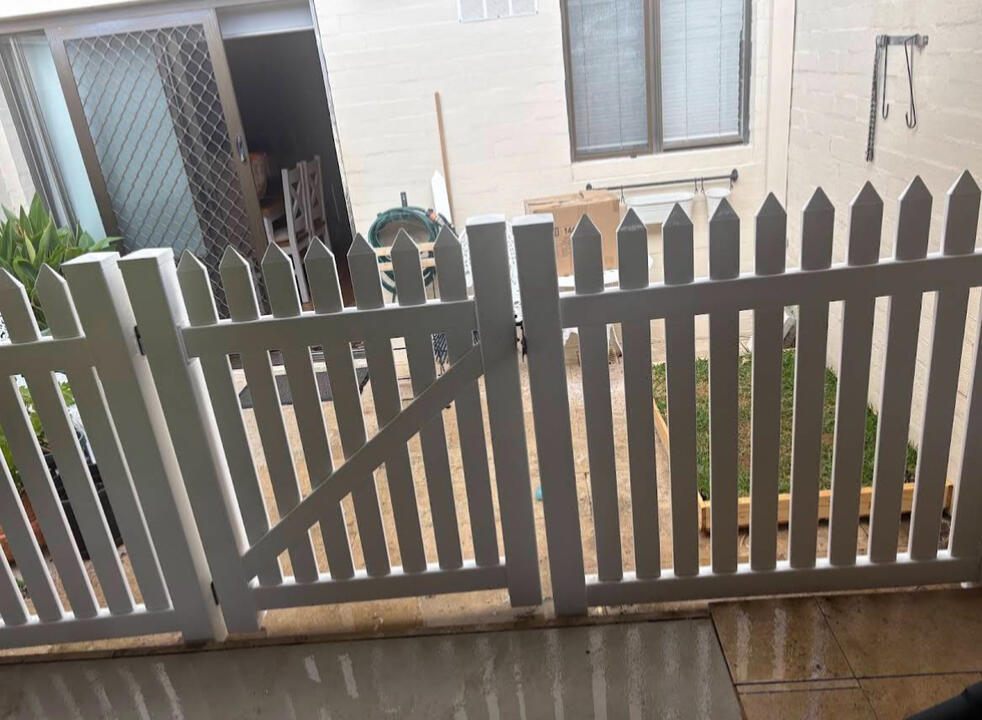 COLOURBOND FENCING