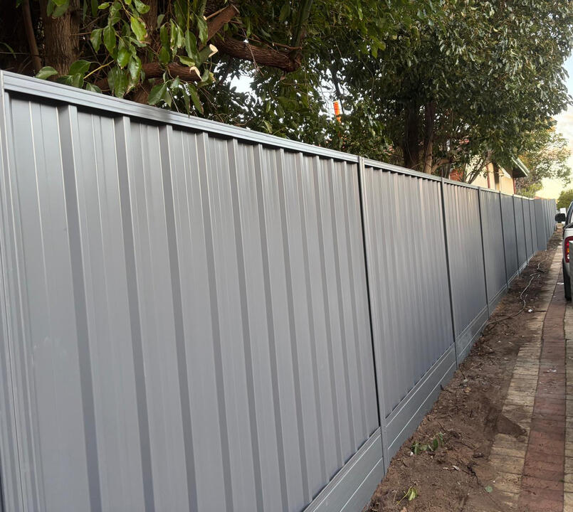 COLOURBOND FENCE